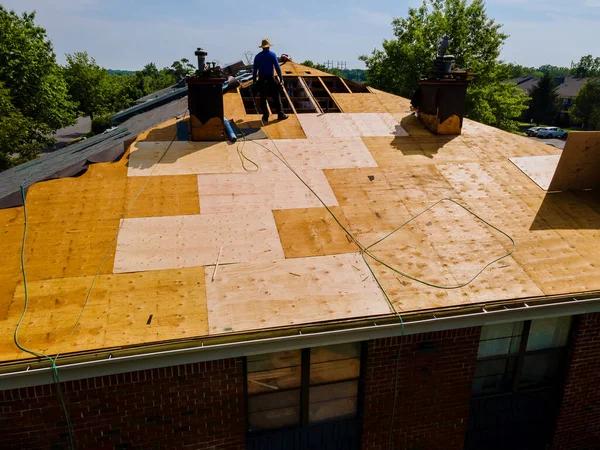 Signs It’s Time to Hire a Roofing Replacement Contractor