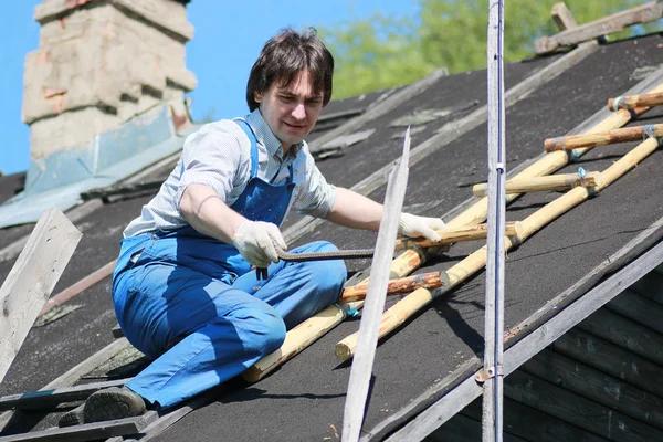 How to Select a Trusted Contractor for Your Roof Replacement