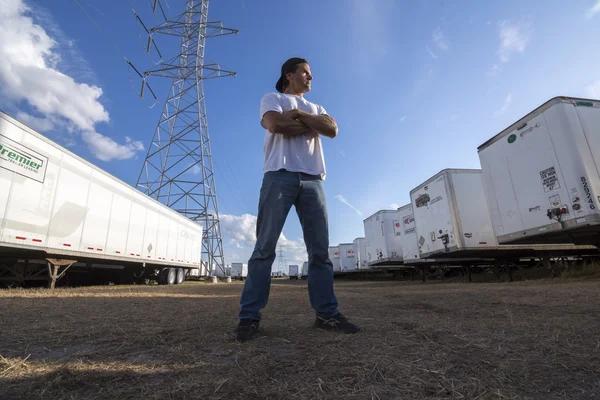 Largest Trucking Companies in North America Shaping the Future of Freight Logistics